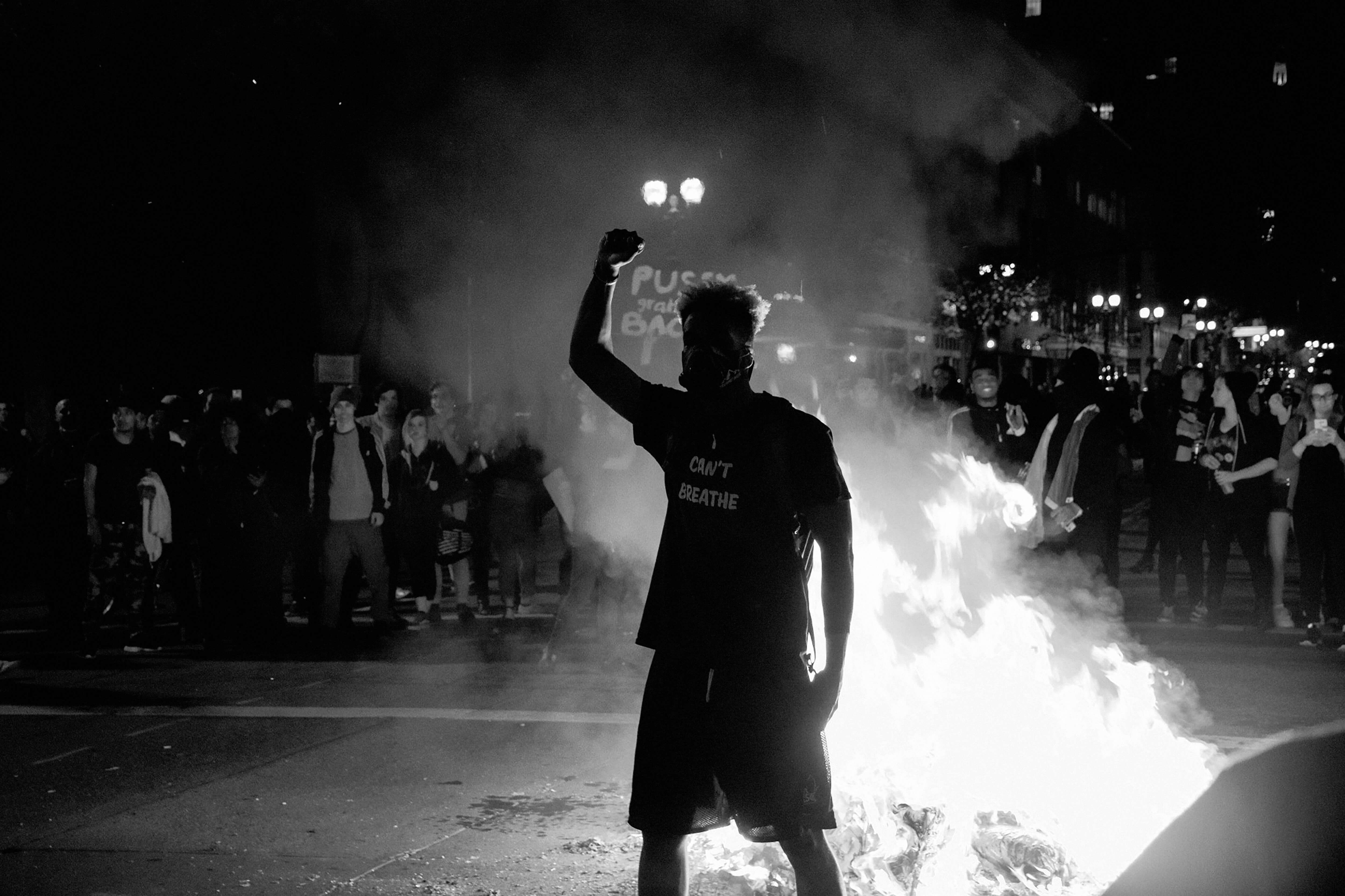 Les émeutes déclenchées partout aux États-Unis après le meurtre de George Floyd par un officier de police s’abreuvent à la même source de colère que celle de Montréal-Nord en 2008. Photo: Andy Omvik