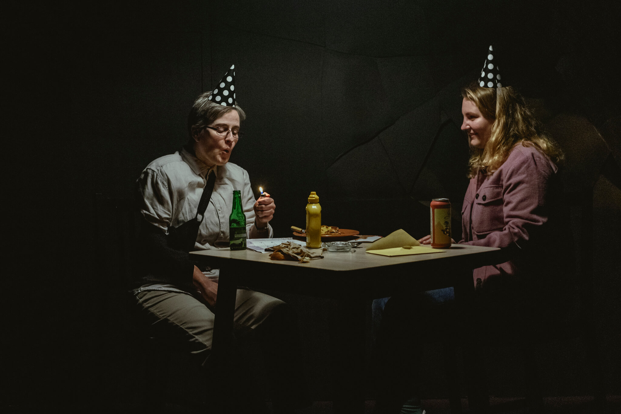 Anne-Marie Olivier en compagnie d’une spectatrice dans «Maurice»